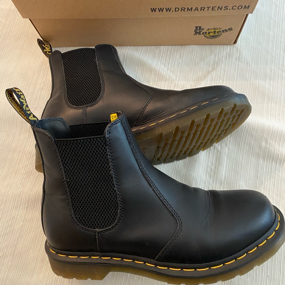 Doc Martens Chelsea Boots size US9